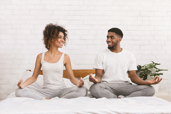 ¿qué Es El Tantra Yoga 5 Ejercicios Para Mejorar Tus Relaciones Wellmees